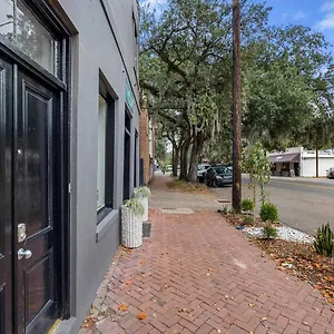  Apartment Carriage House - House On Taylor Square