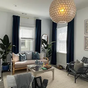  Apartment New! Stylish 1900s Renovated Duplex Building Near Forsyth & River St